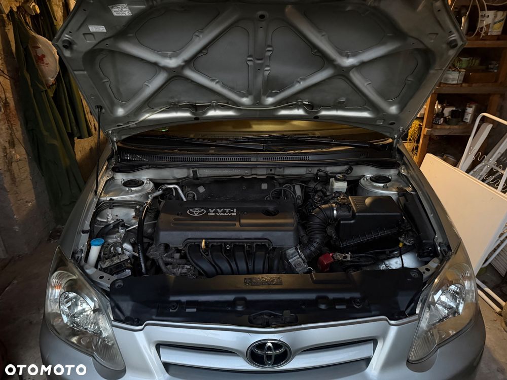 Toyota Corolla 1.6 VVT-i Sol - 6