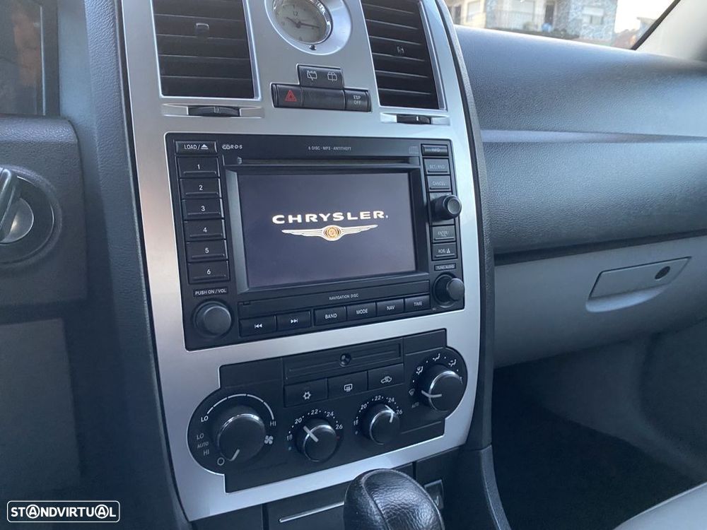 Chrysler 300 C Touring 3.0 CRD - 28