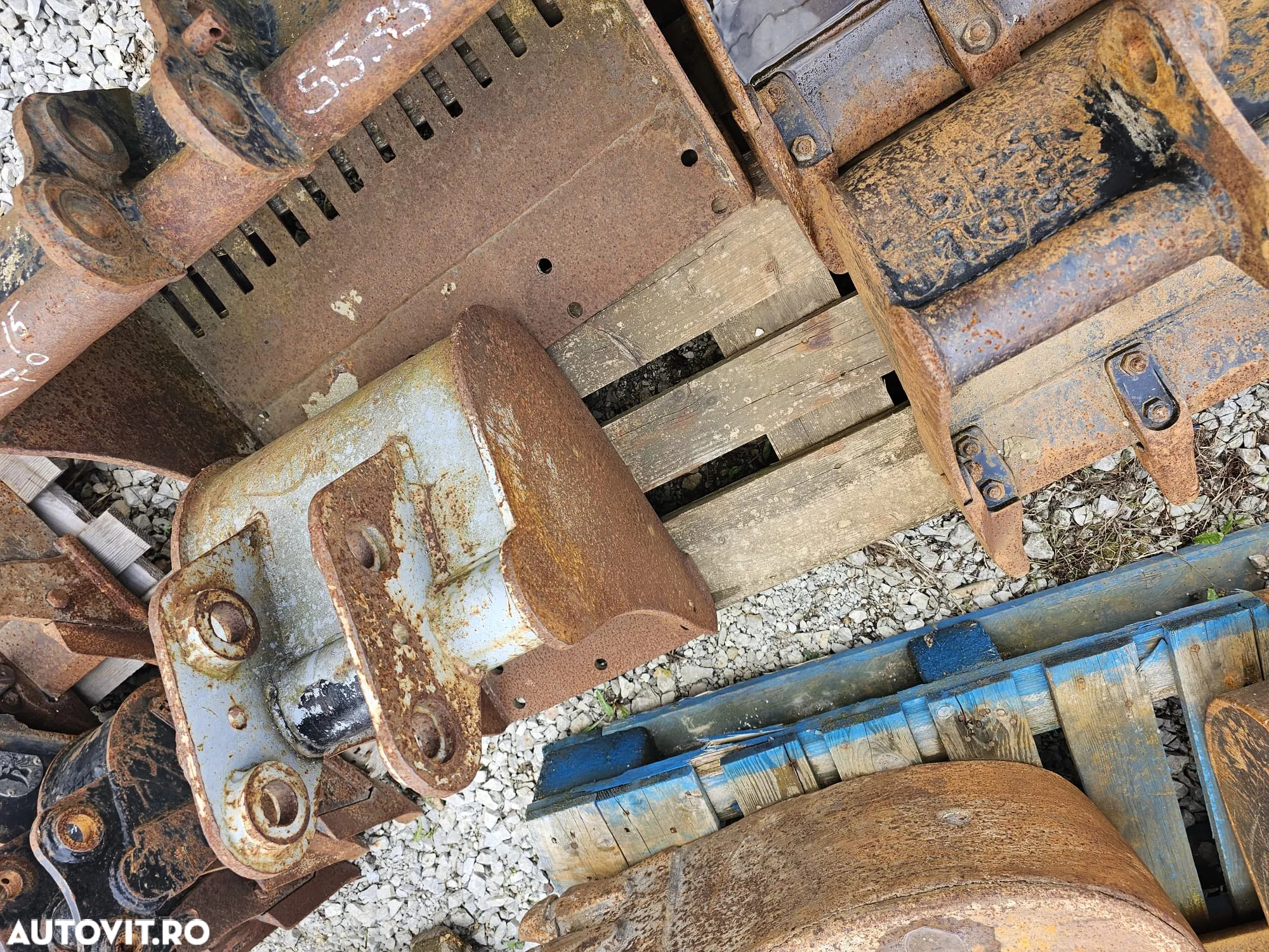 Cupa minixcavator de 2.5 Tone latime 300 mm - 4