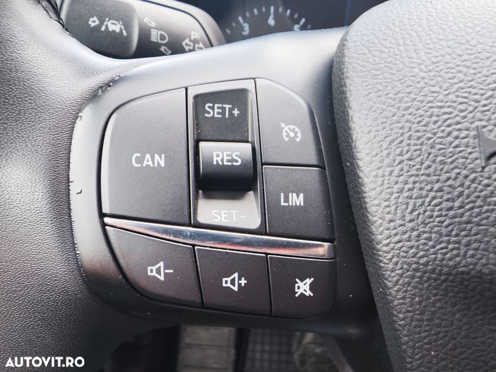 Ford Focus 1.0 EcoBoost Connected - 26