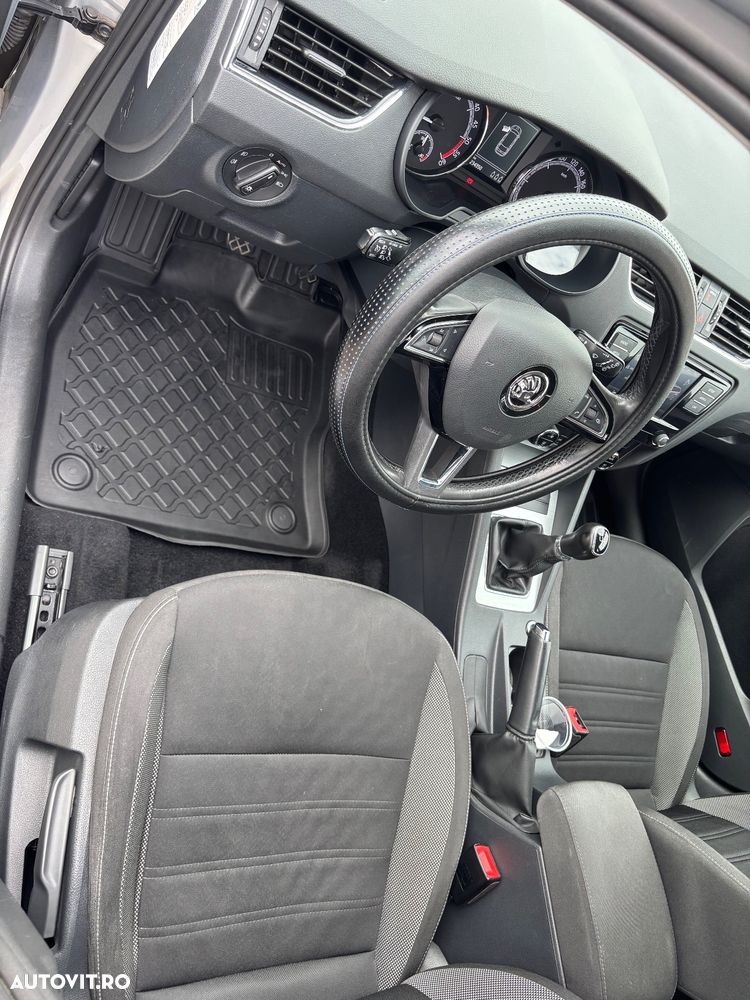 Skoda Octavia Combi Diesel 1.6 TDI Active - 14