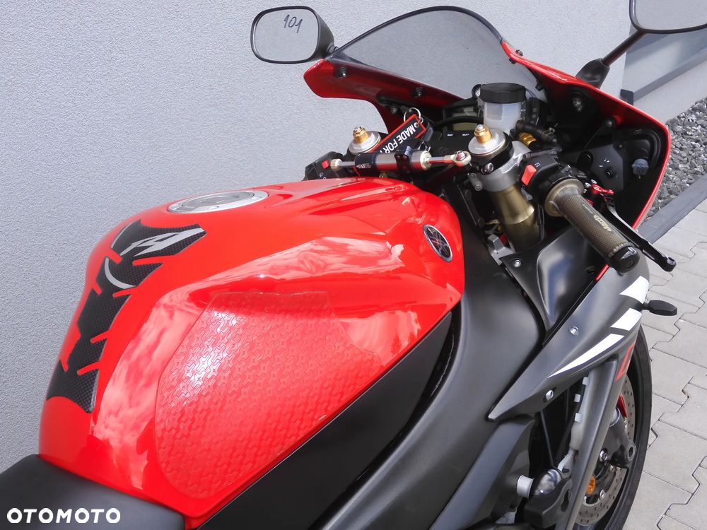 Yamaha R1 - 7