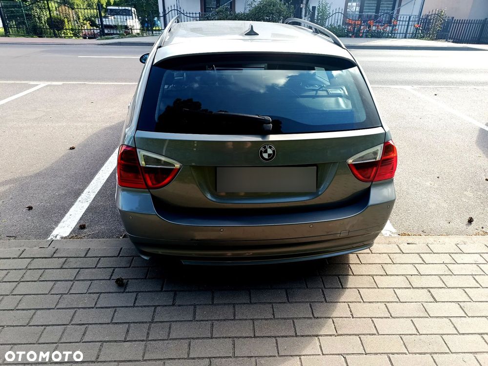 BMW Seria 3 318d - 12