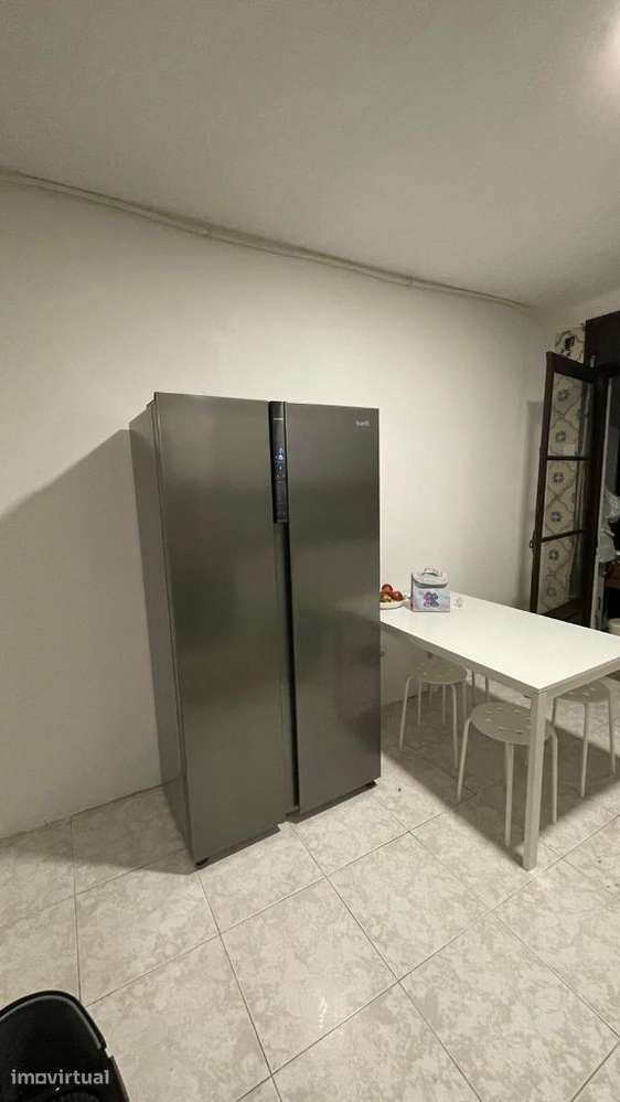 T4 com varanda, cozinha separada e excelente localização - Grande imagem: 5/9