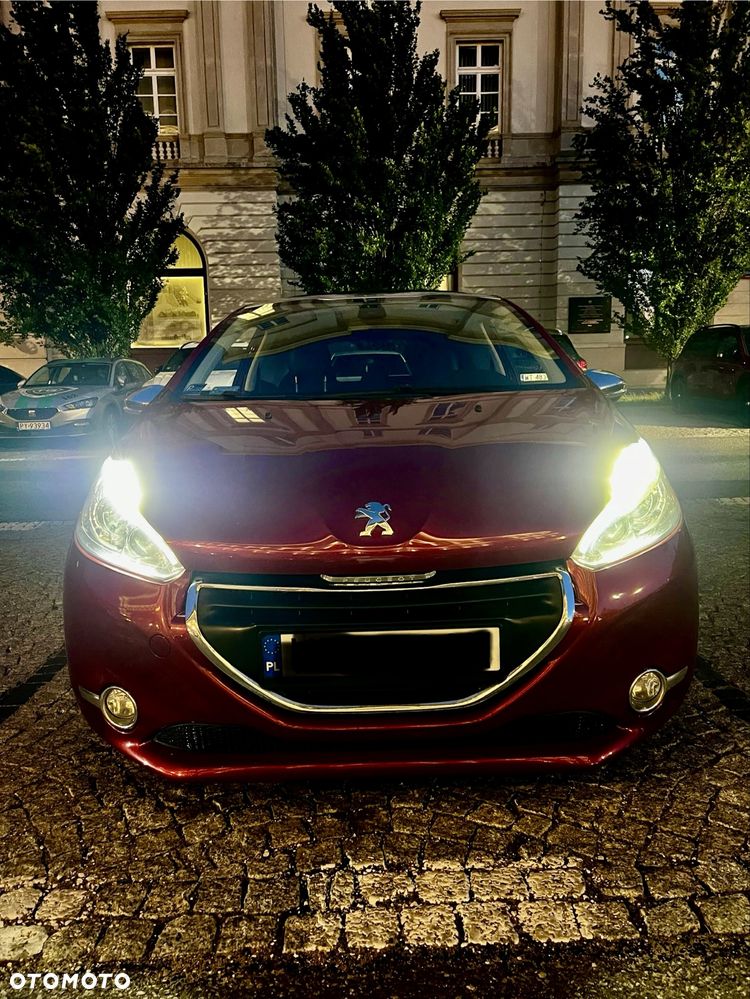 Peugeot 208 - 1