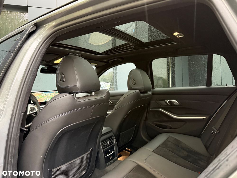 BMW Seria 3 330i xDrive M Sport sport - 16