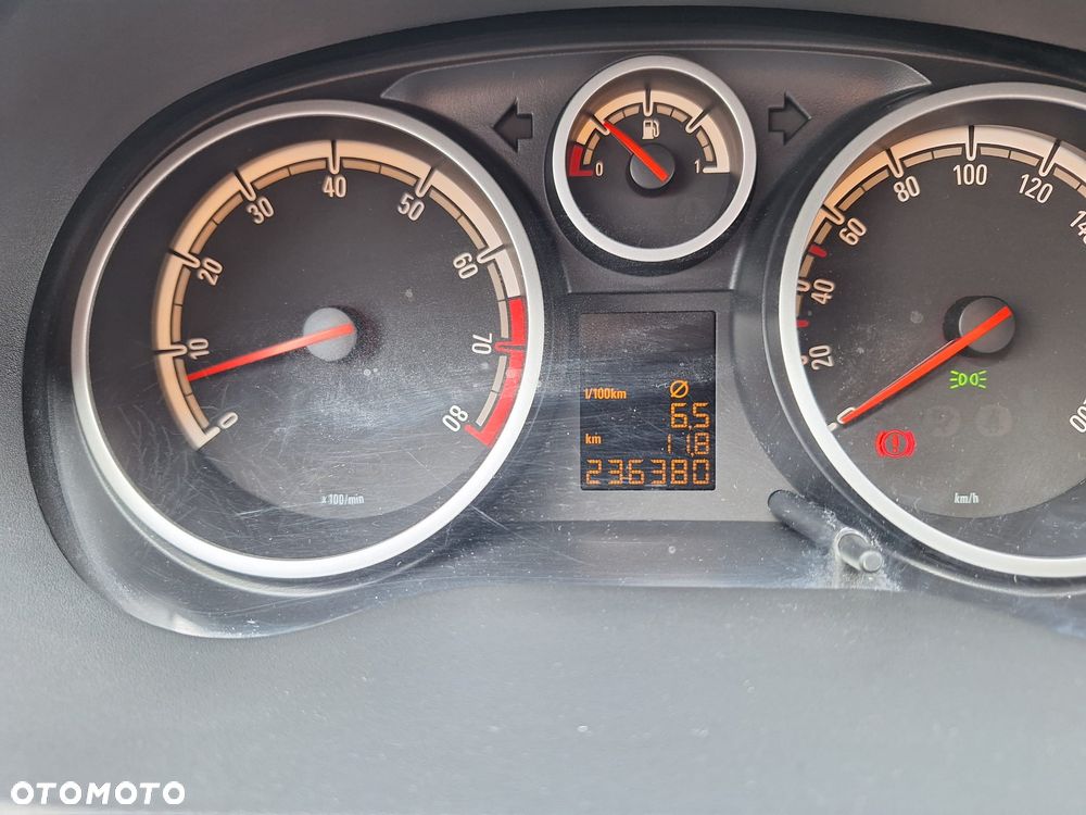 Opel Corsa 1.2 16V Essentia - 10