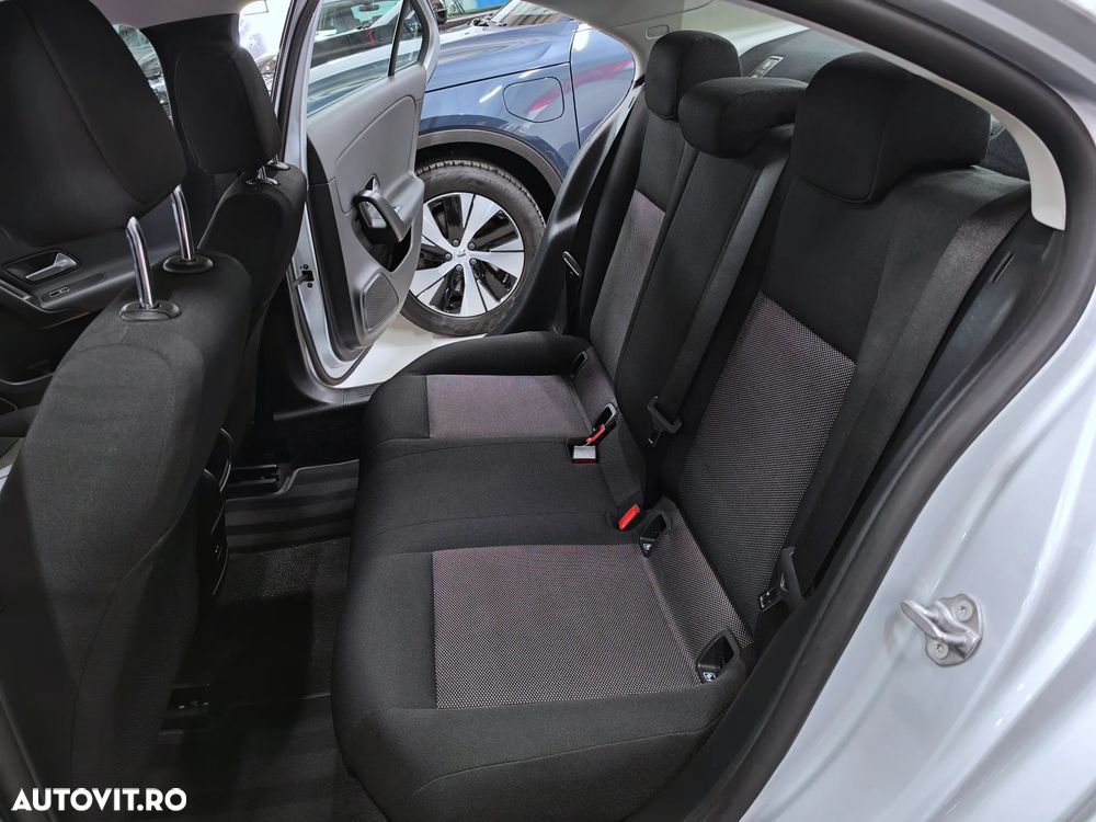 Mercedes-Benz A 180 d Sedan 7G-DCT - 28