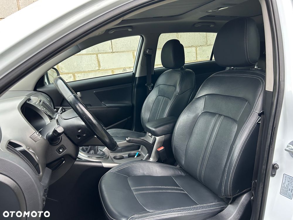 Kia Sportage 2.0 CRDI 4WD Dream-Team Edition - 27