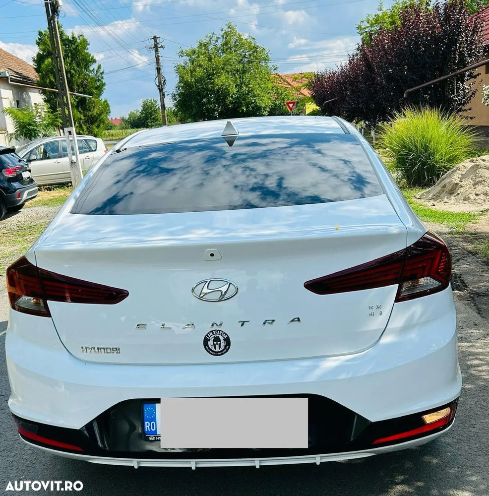 Hyundai Elantra 1.6 MPi Comfort - 2