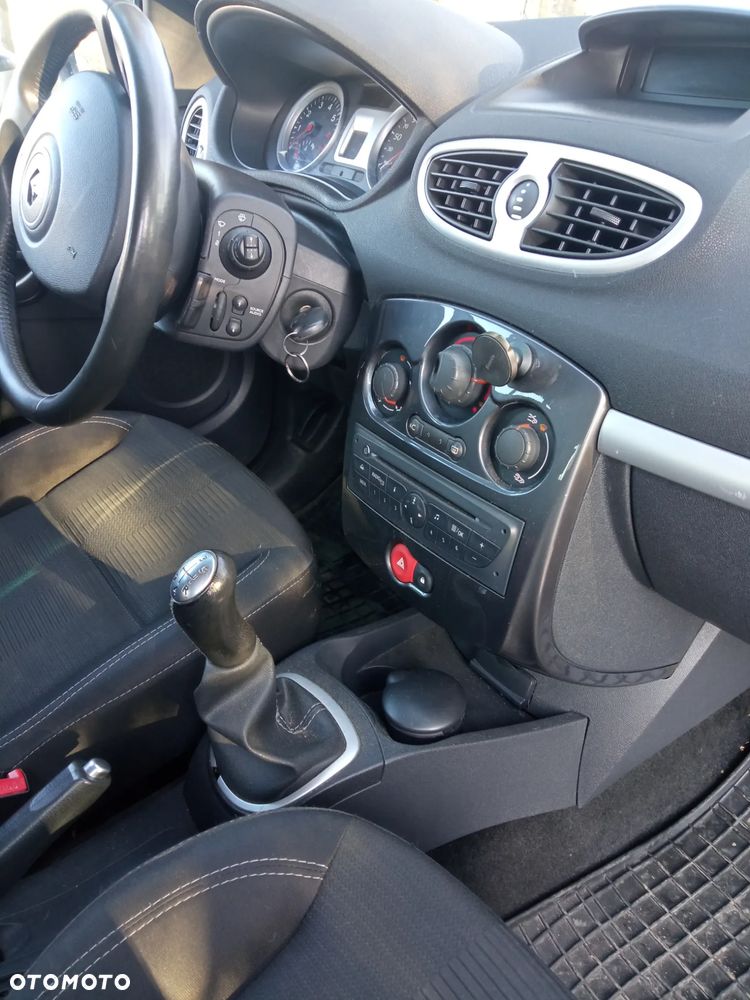 Renault Clio 1.2 16V Alize - 6