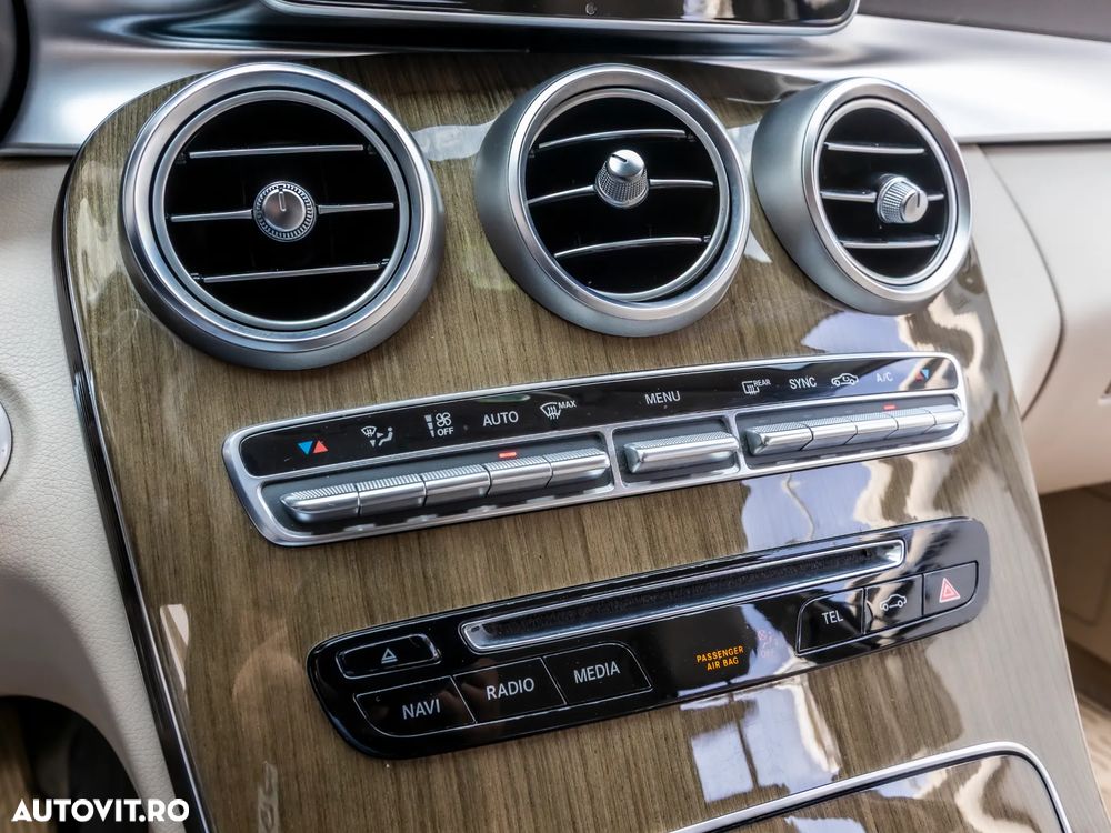 Mercedes-Benz C - 26