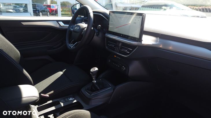Ford Focus 1.0 EcoBoost Titanium - 24