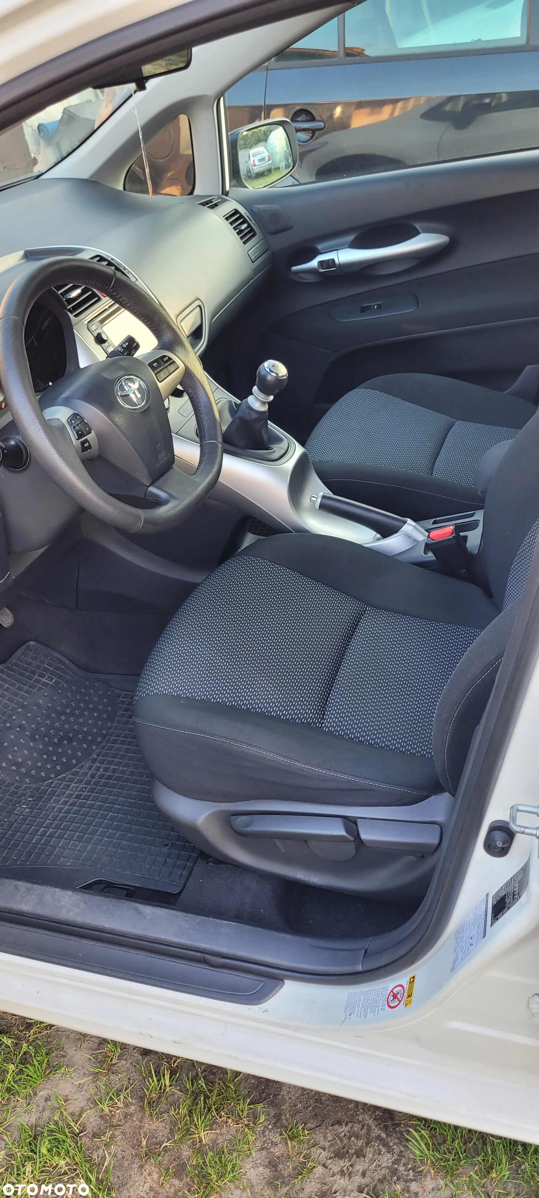 Toyota Auris 1.33 VVT-i Premium Comfort - 7