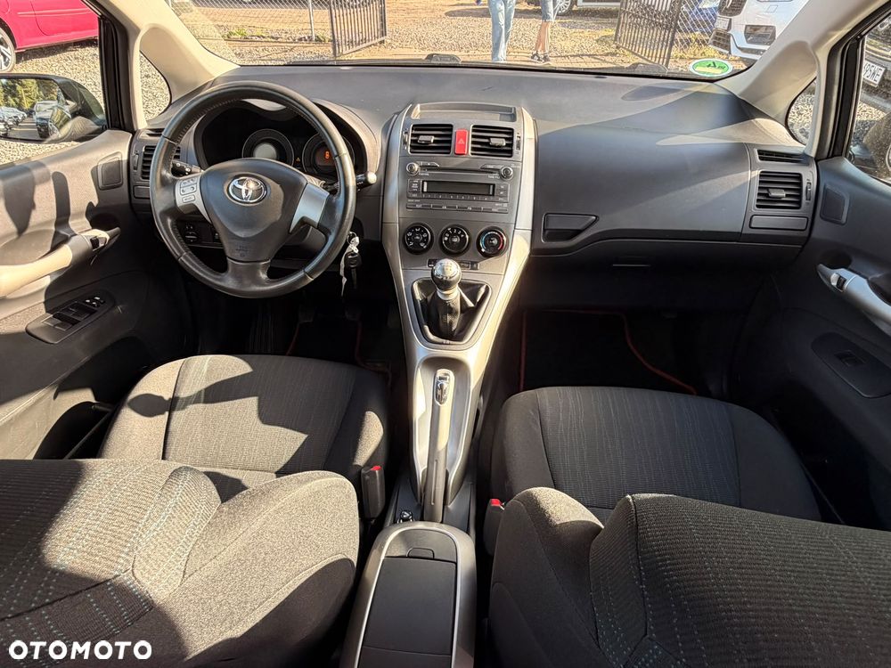 Toyota Auris 2.0 D-4D - 11