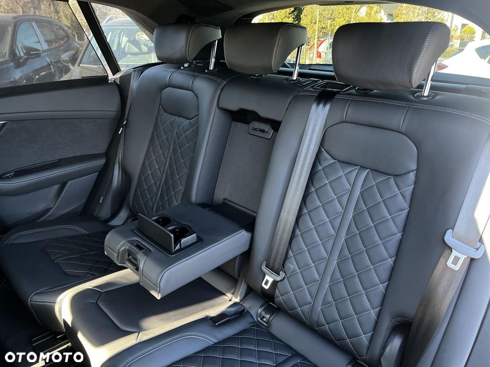 Audi Q8 - 12