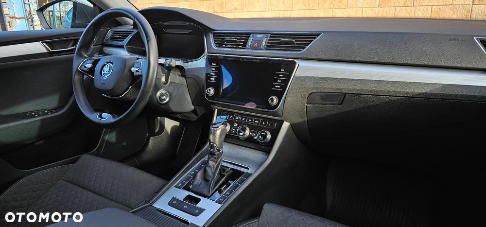 Skoda Superb 2.0 TSI Ambition DSG - 7