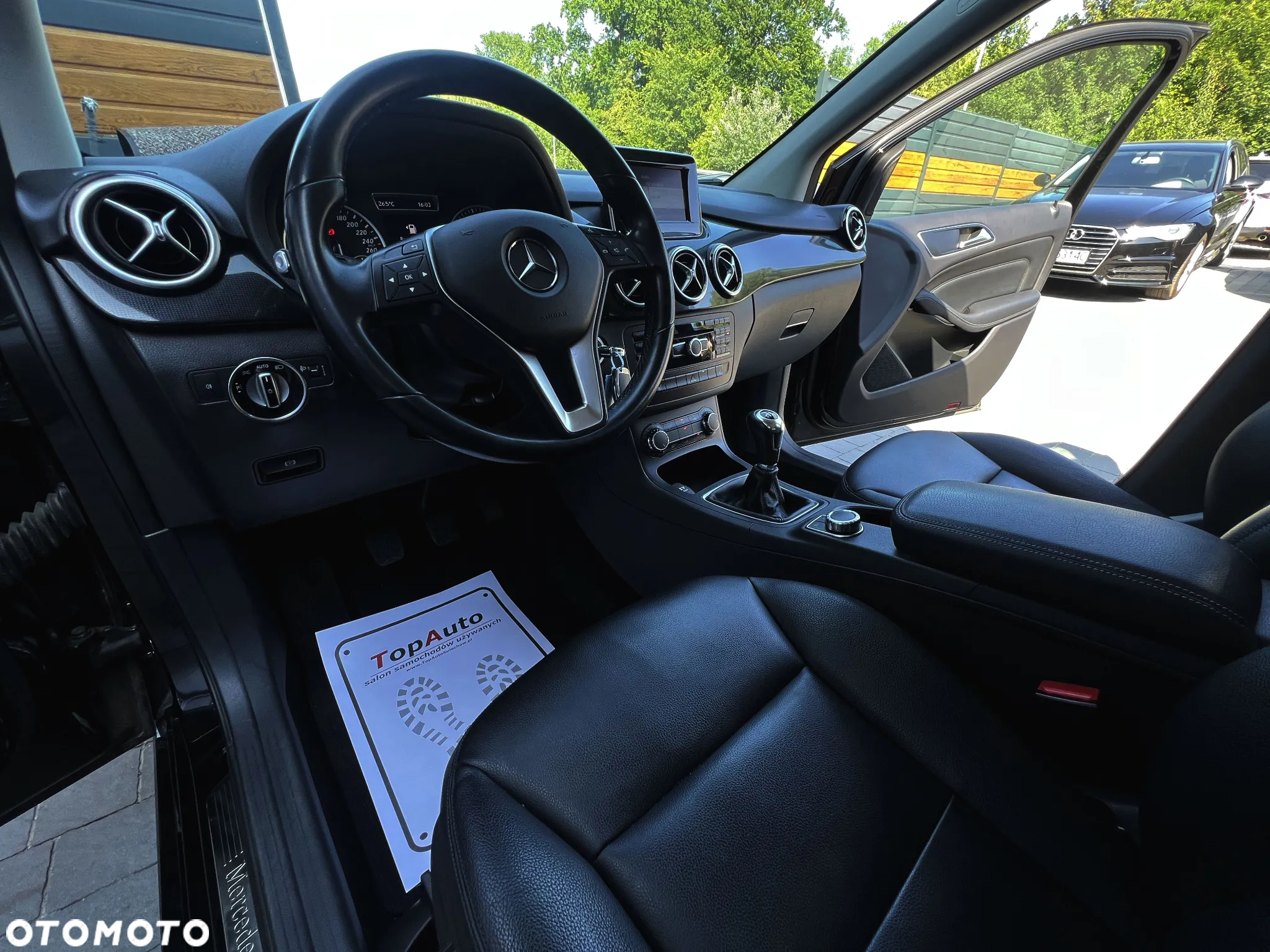 Mercedes-Benz Klasa B 180 Edition - 18