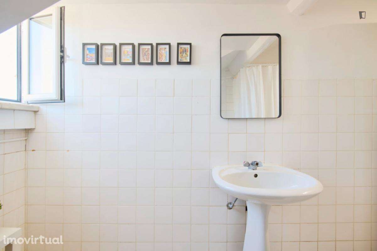 Quarto - localizado em São Bento Lisbon - Grande imagem: 5/30