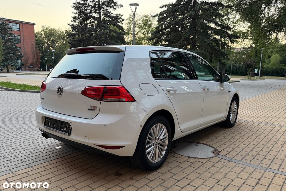 Volkswagen Golf 1.4 TSI BlueMotion Technology Cup - 11