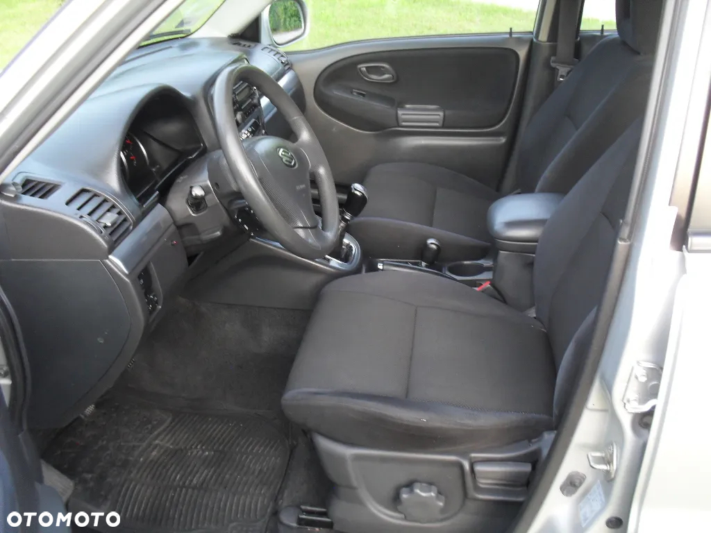 Suzuki Grand Vitara 2.0 - 6