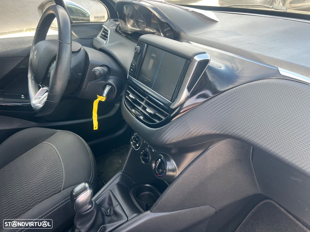 Peugeot 208 1.2 PureTech Style - 37