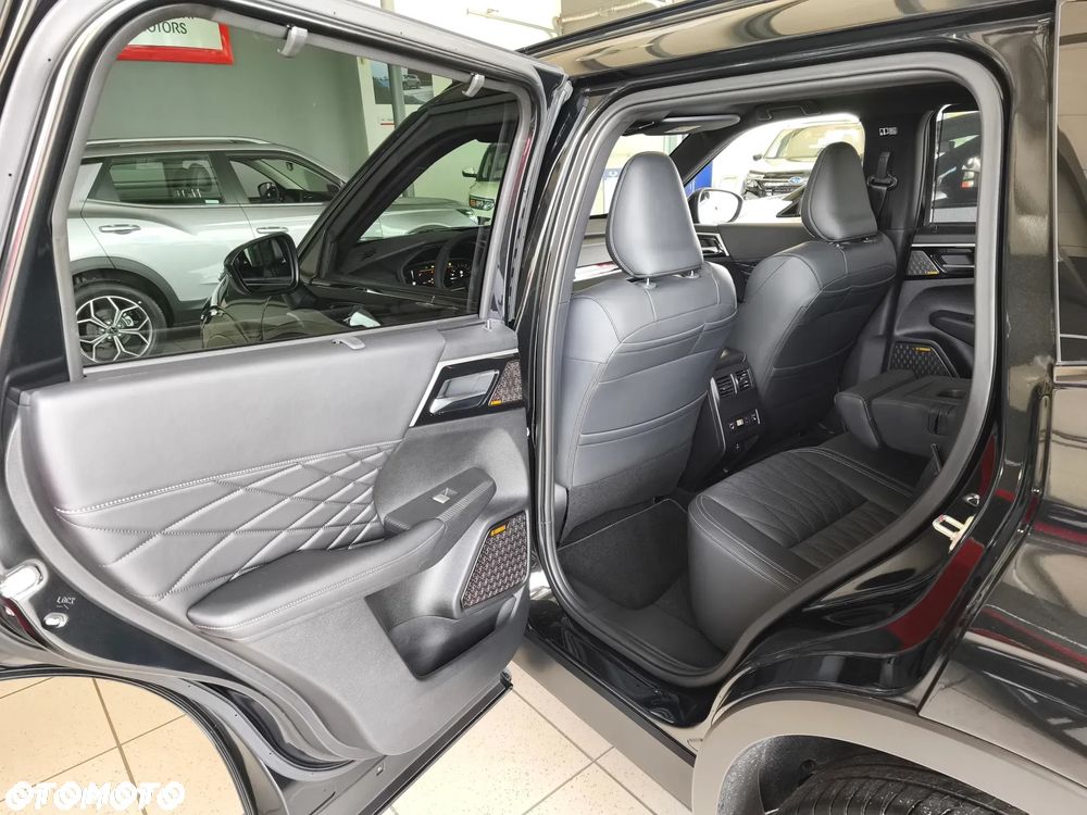 Mitsubishi Outlander Black Edition - 24