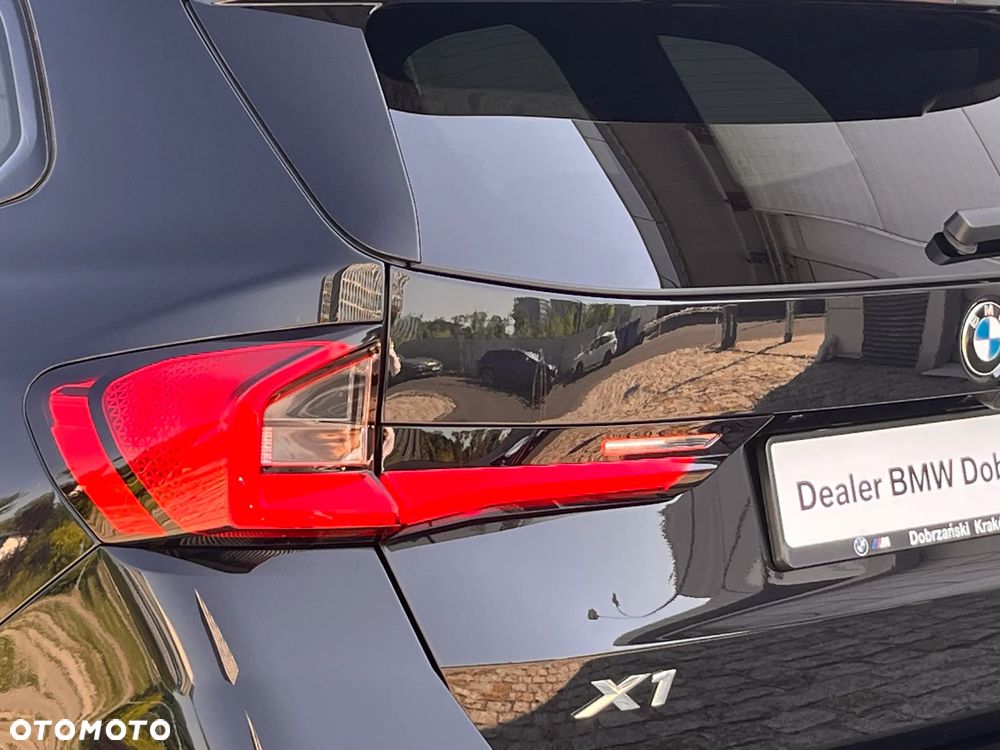 BMW X1 sDrive18i - 11