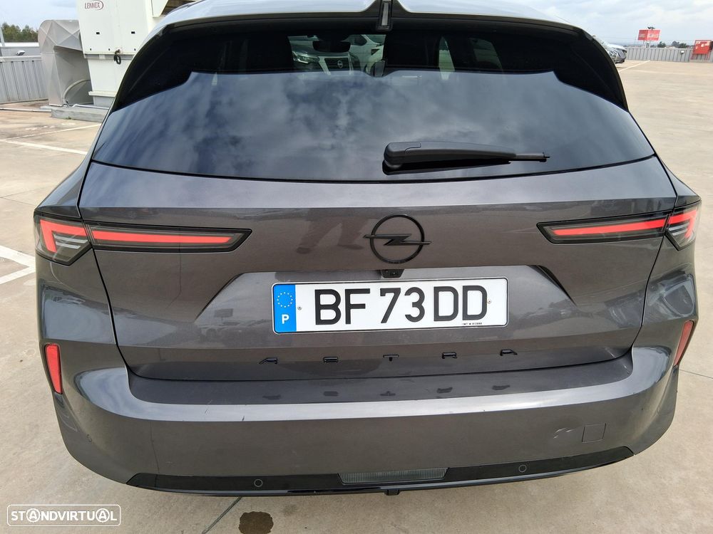 Opel Astra Sports Tourer - 11