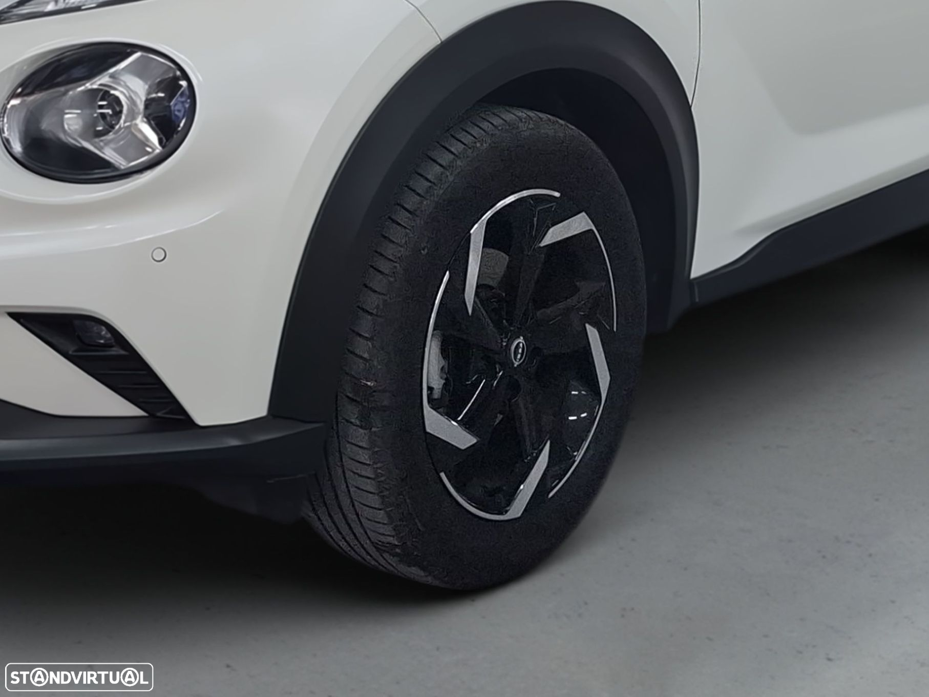 Nissan Juke 1.0 DIG-T N-Connecta NAV.+TwoTone NC DCT - 4