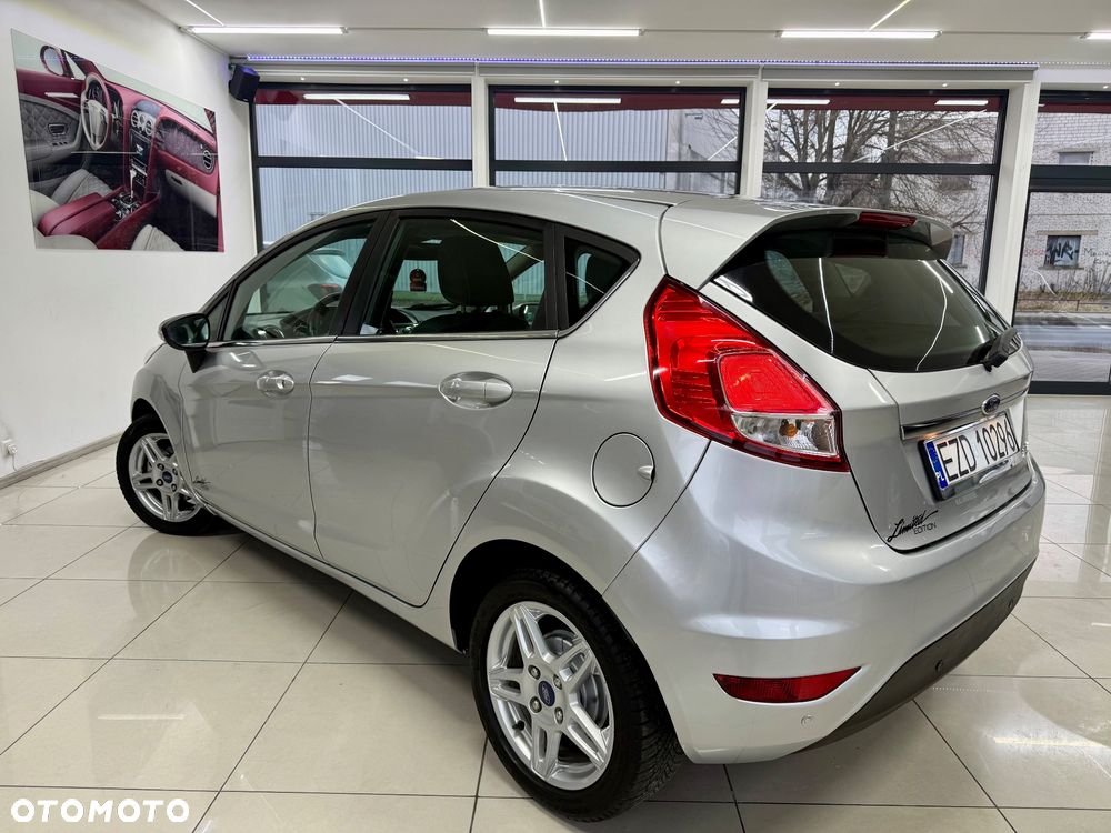 Ford Fiesta - 32