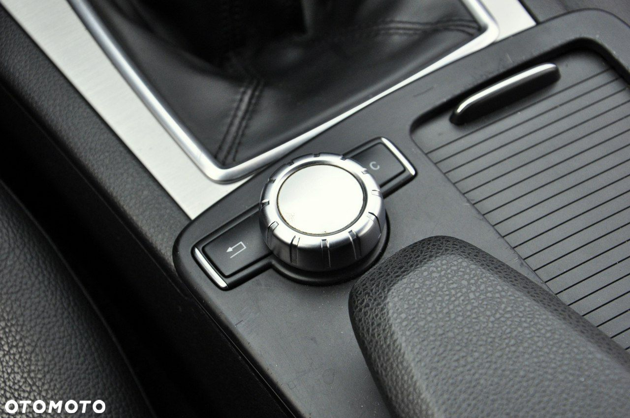 Mercedes-Benz Klasa C 180 T CDI DPF (BlueEFFICIENCY) Elegance - 21
