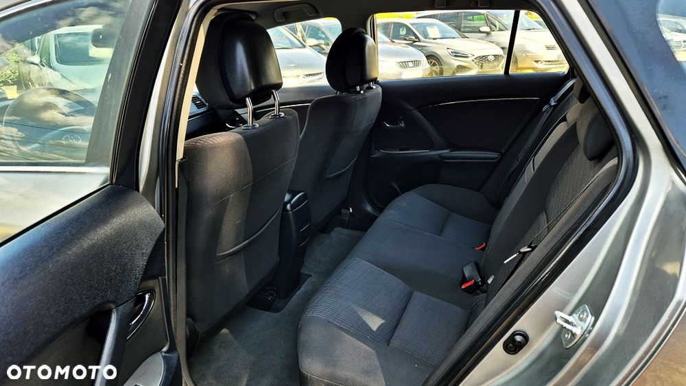 Toyota Avensis - 34