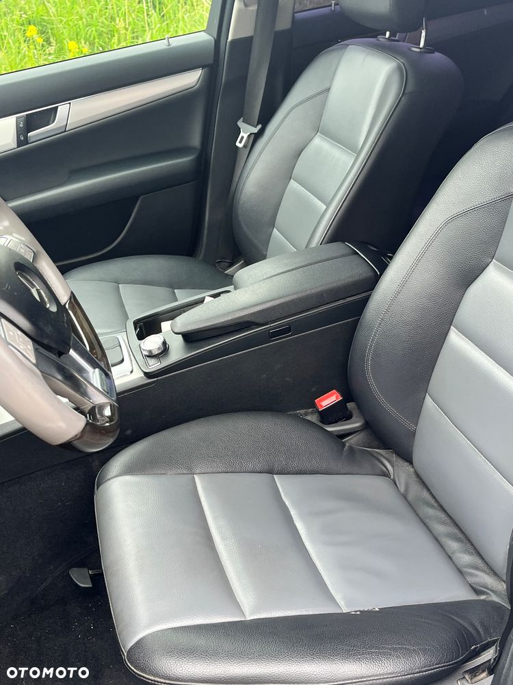 Mercedes-Benz Klasa C 220 CDI BlueEff 4-Matic Elegance - 14