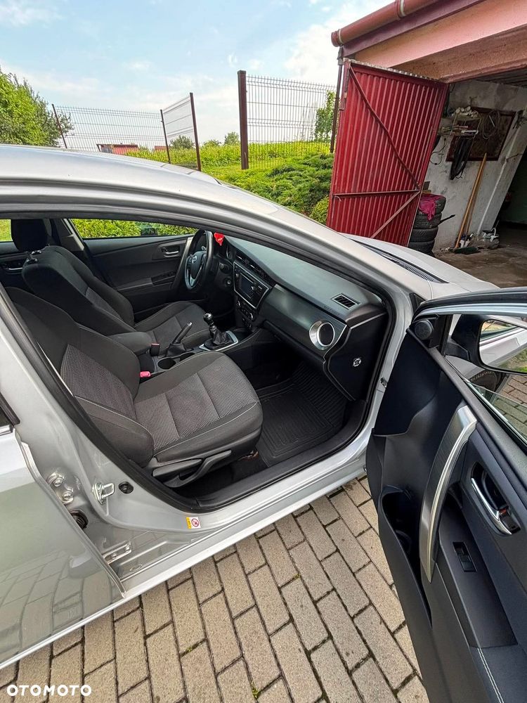 Toyota Auris 1.4 D-4D - 13