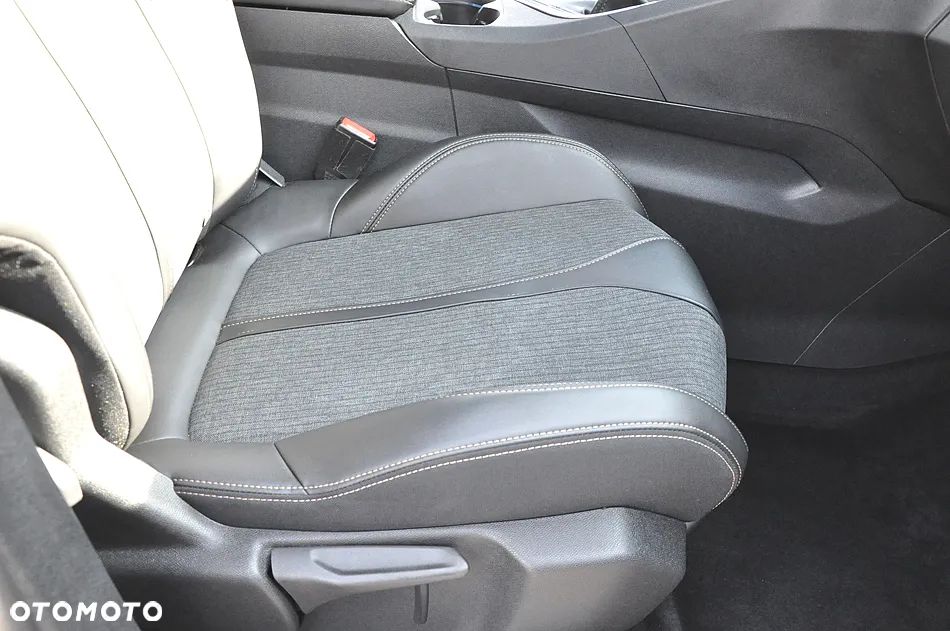Peugeot 3008 1.6 BlueHDi Allure S&S EAT6 - 19