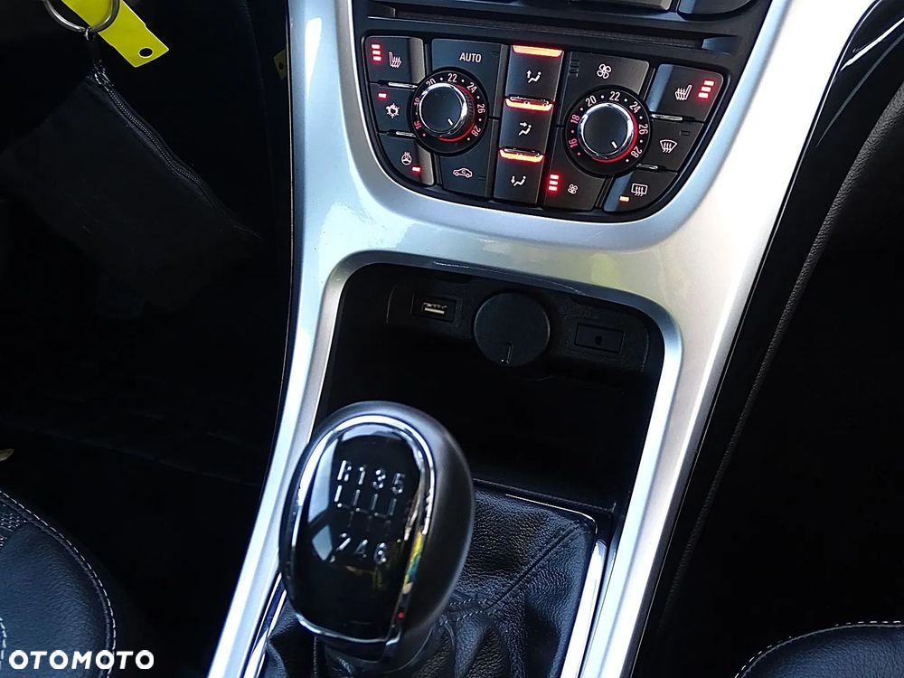 Opel Astra 1.4 Turbo Cosmo - 34