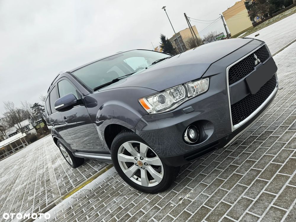 Mitsubishi Outlander - 1