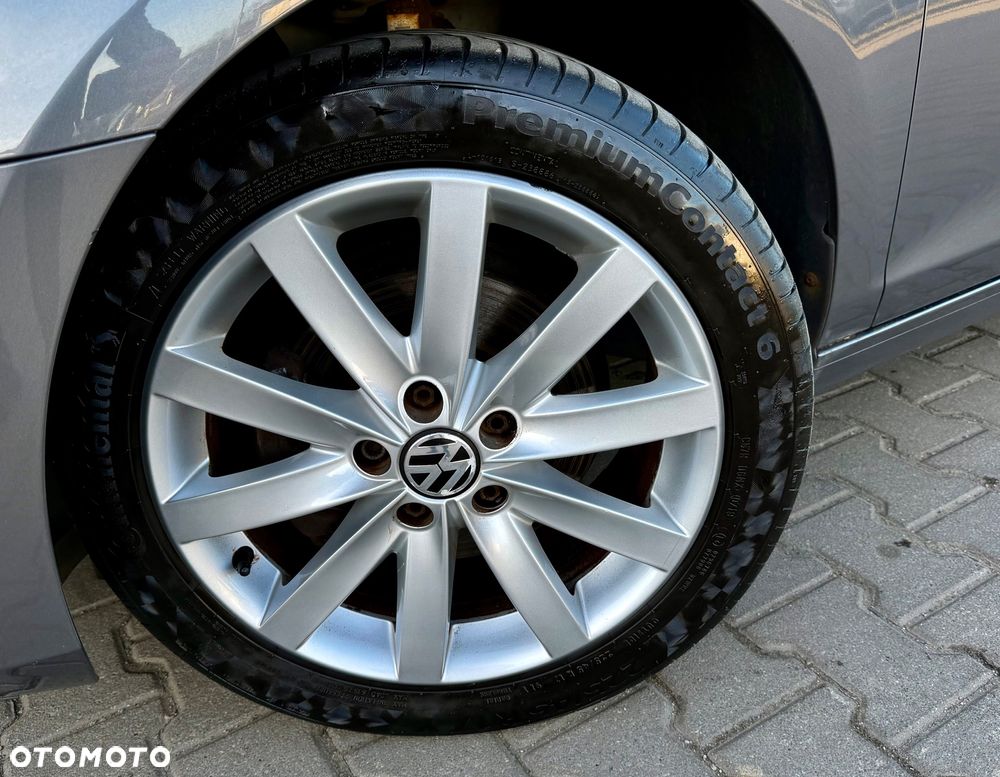 Volkswagen Golf - 22