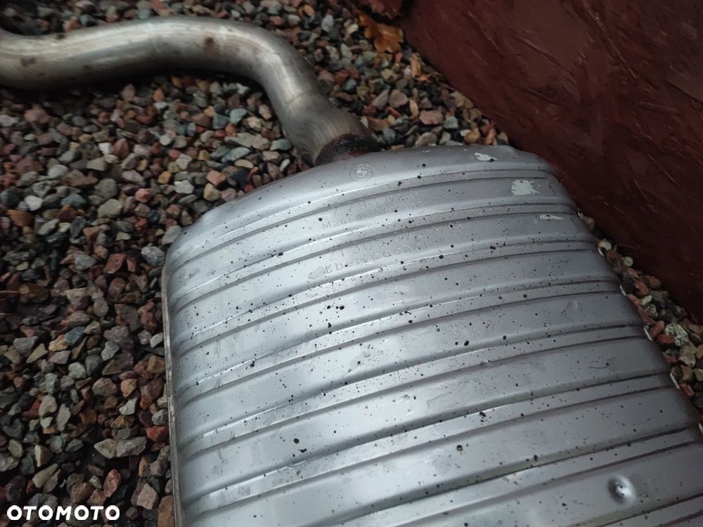 BMW E90 / E91 ORYGINALNY KOMPLETNY WYDECH /  UKŁAD WYDECHOWY / TŁUMIK KOŃCOWY + ŚRODKOWY DO SILNIKA GAMY M47D18N / M47D20 ( 1.8D / 2.0D ) DIESEL EUROPA O NR. 18 30 7 793 622 / 18 30 7 793 624 OEM W BARDZO DOBRYM STANIE - 18