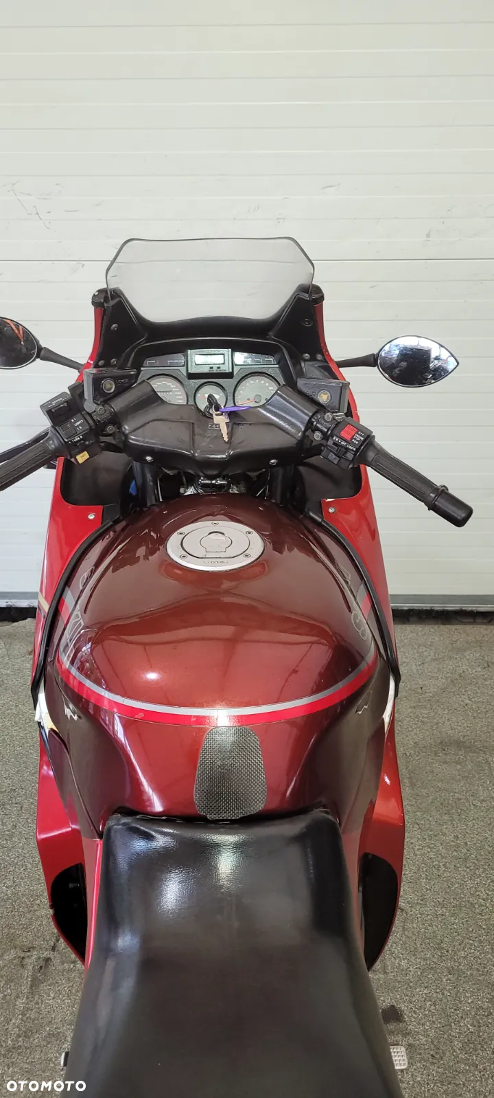 Suzuki GSX - 32