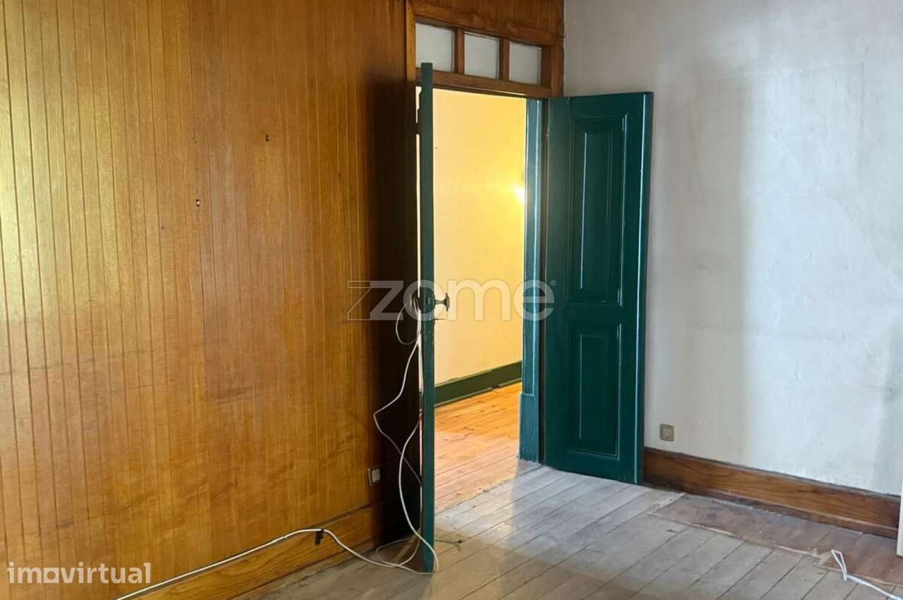 Moradia para restauro na Covilhã - Grande imagem: 5/23