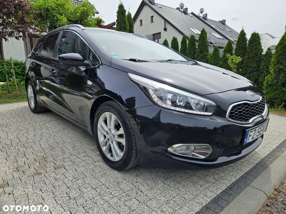 Kia Ceed 1.6 GDI Dream Team Edition - 3