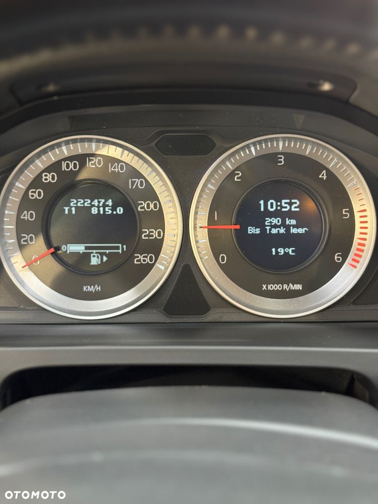 Volvo V60 D4 Momentum - 27