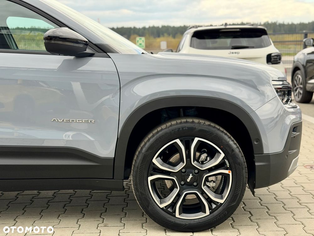 Jeep Avenger ver-1-2-t3-mhev-summit-fwd-edct6 - 14