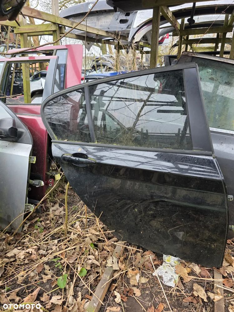 DRZWI PRAWE TYLNE BMW F20