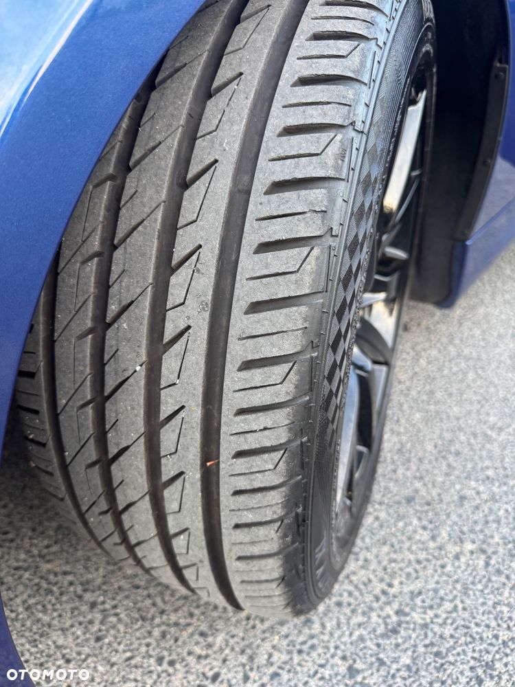 BMW Seria 3 320d DPF Edition Sport - 11