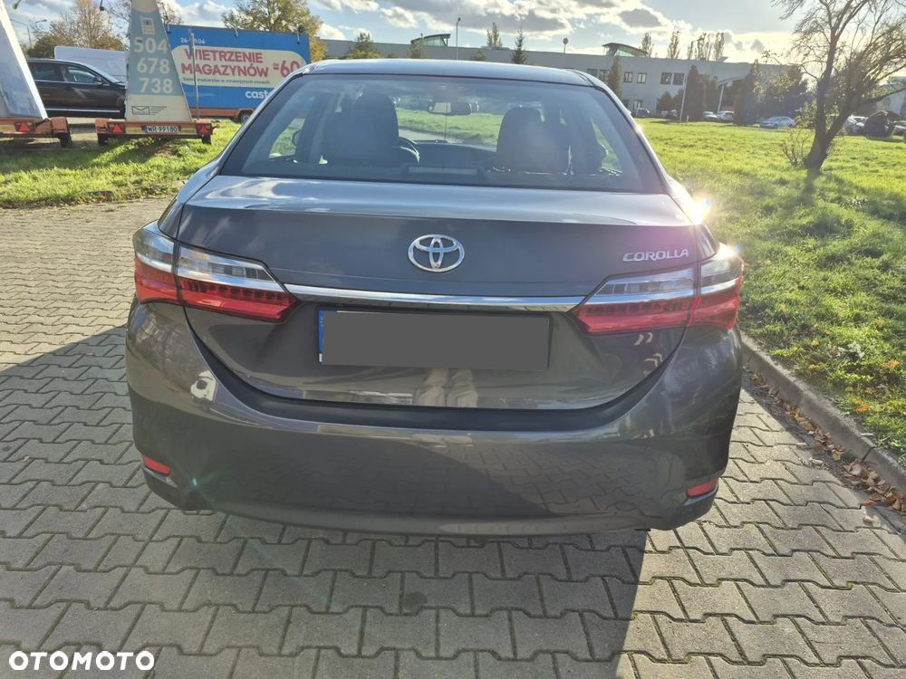 Toyota Corolla 1.6 Classic Plus - 5