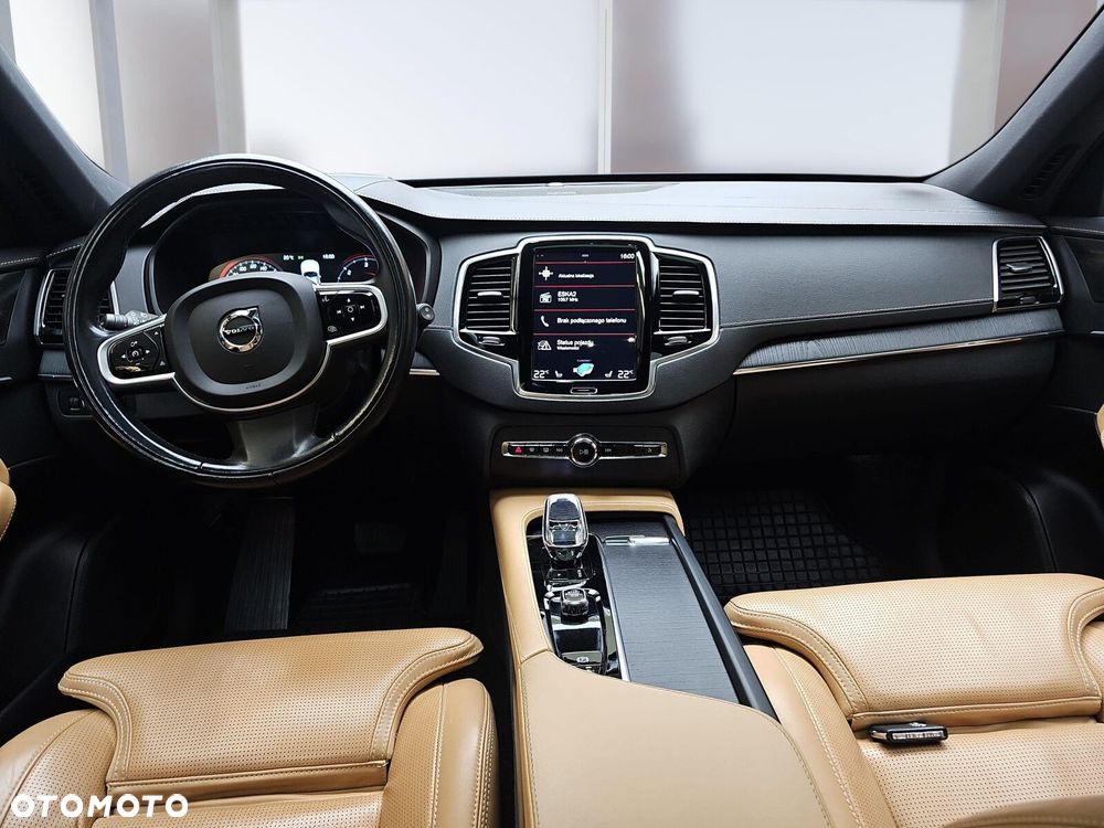 Volvo XC 90 - 9