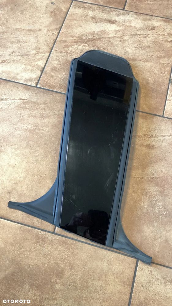 BMW F36 OSŁONA OBUDOWA DEKOR SŁUPKA PRAWY CZARNY POŁYSK 7310182 - 1